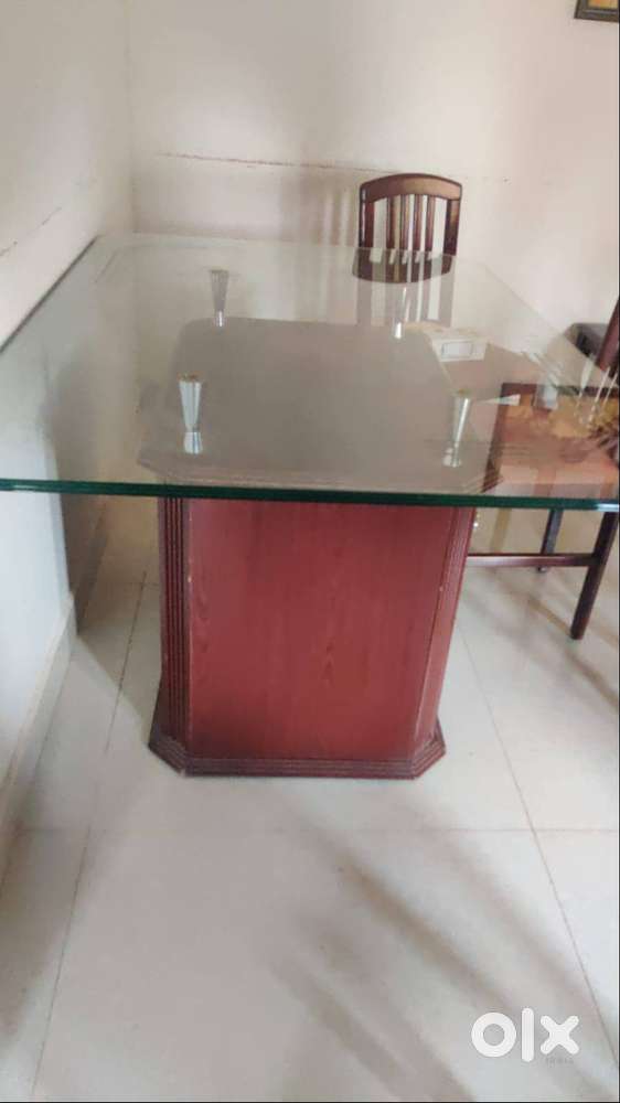 6-Seater Dining table with Glass top & chairs