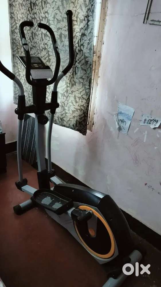 Manual cross trainer