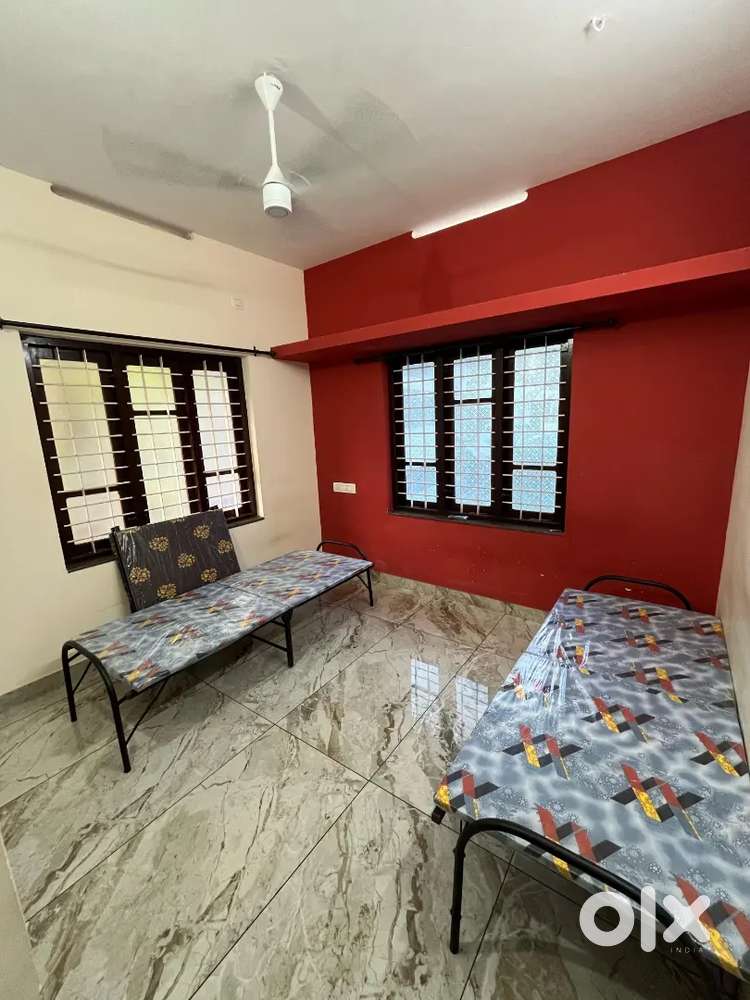 TWO SHARE/THREE SHARE GIRLS PG Available AT YMR, KURAVANKONAM
