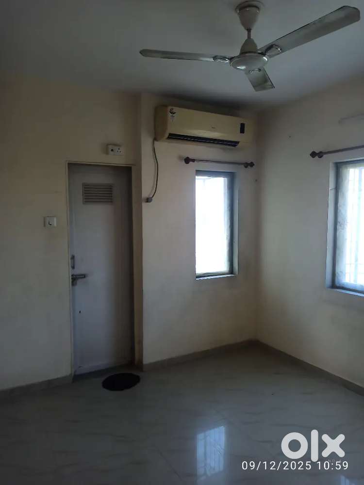 2 BHK FLAT ON RENT AT PRIME LOCATION OF GIDC, OPEN TERRACE