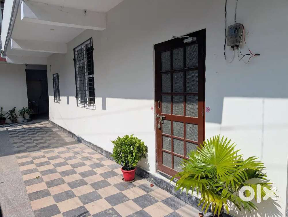2BHK with back garden and car parking Prime location in Nainital rd