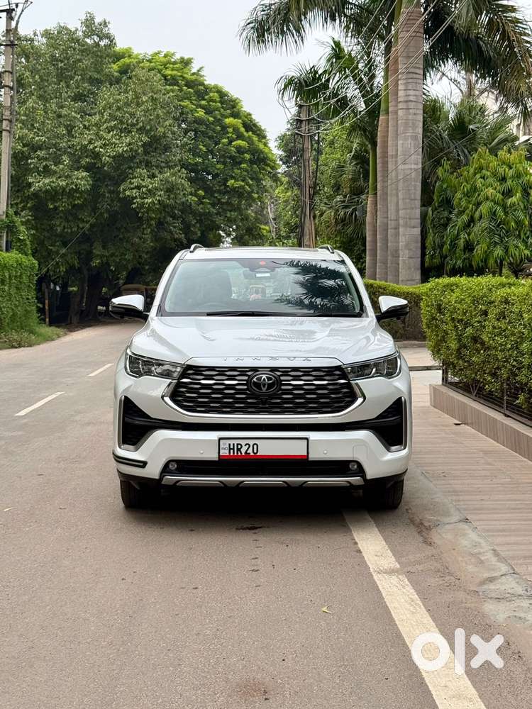 Toyota Innova Hycross 2.0 ZX (O) Hybrid 7 STR, 2023, Petrol