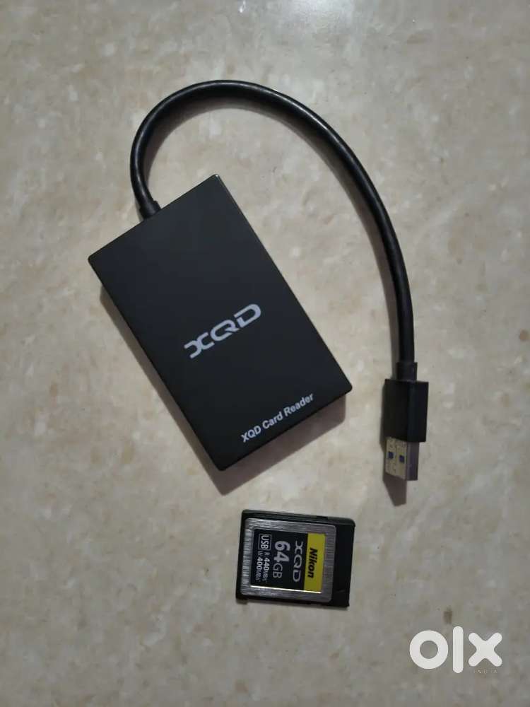 Nikon xqd card and card rider