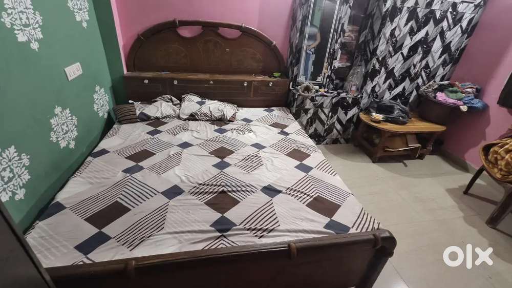 One bed 2dresing 1godrej