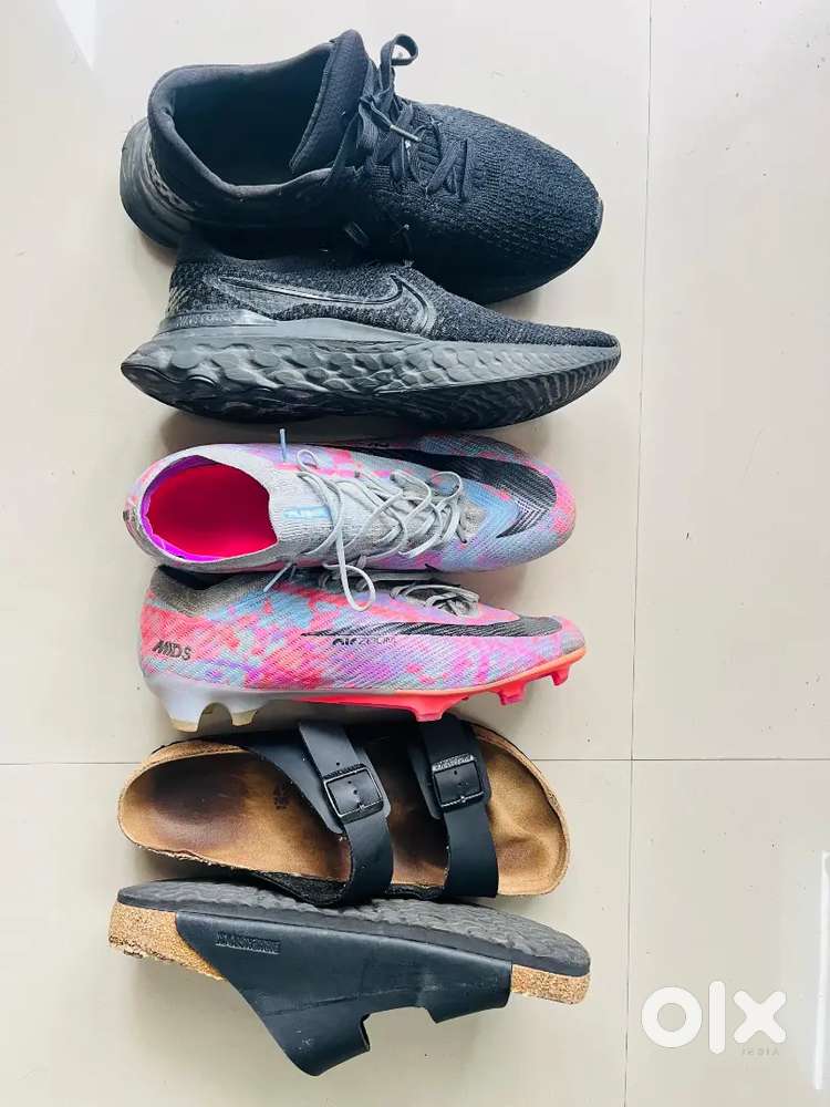 SPORTS SHOES OPEN TO NEGOTIATION