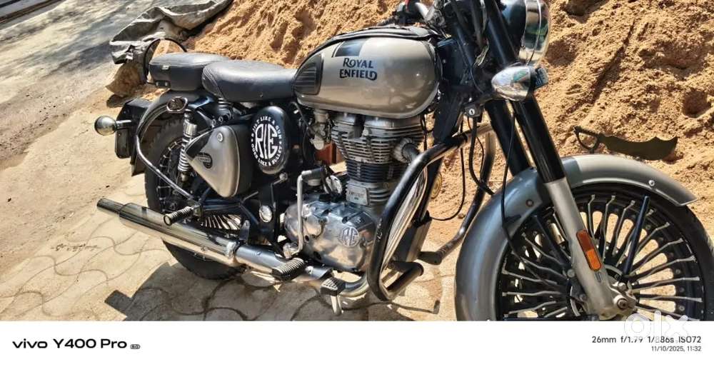 Royal Enfield classic 350 B's4