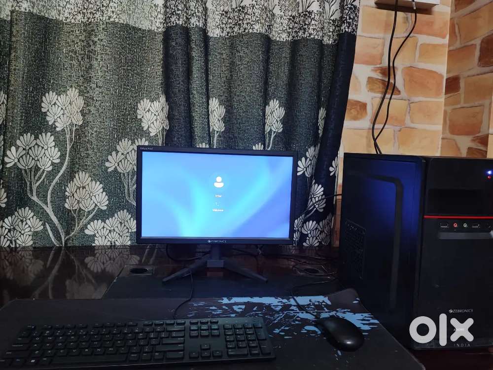 Intel Core i5 PC With Monitor keyboard mouse