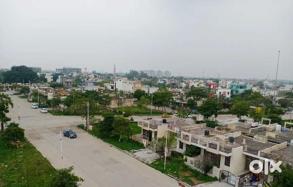 Corner plot 300 yd in Omaxe City