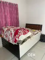 Bed with storage 4*6 Feet