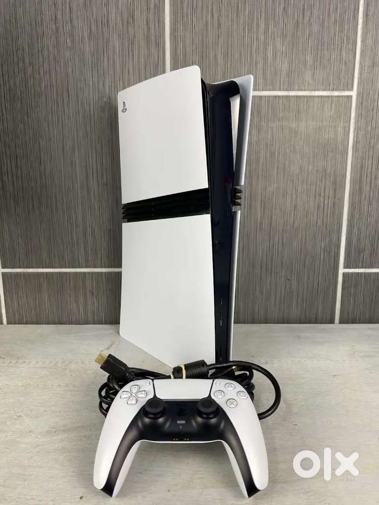 Sony PlayStation 5 Pro CFI-7019 Digital Gaming 2TB Console Excellent