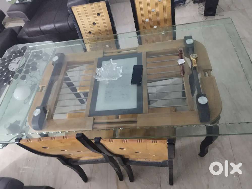 Dinning table for sale
