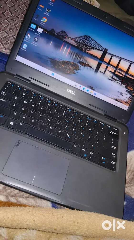 Dell Touch Laptop 8/128