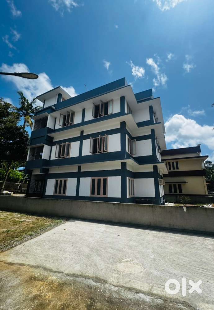 9 Cents Land With 2700 SQFT 6 BHK  House/ Apartment  For Sale
