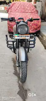 Royal Enfield class gunmetal grey