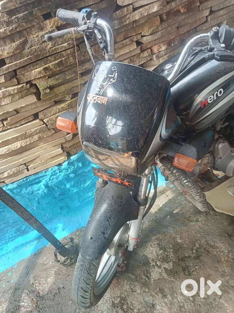 Achi tyar model acha achi kandisan hai