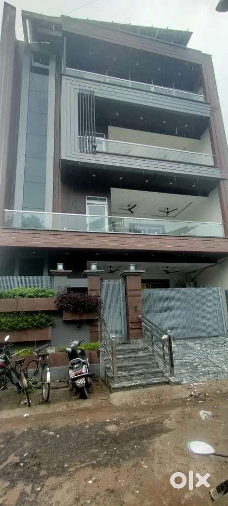 3bhk fully furnished ultra luxury makan ground floor near haniman Lko.