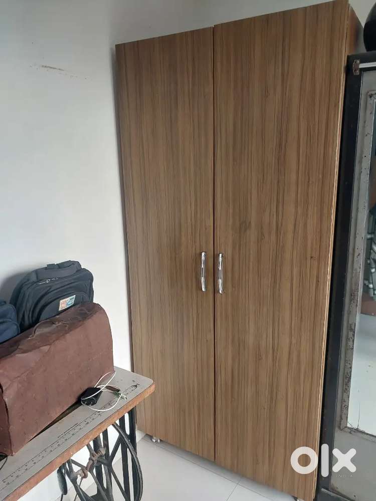 લાકડાનું કબાટ ફર્નિચર