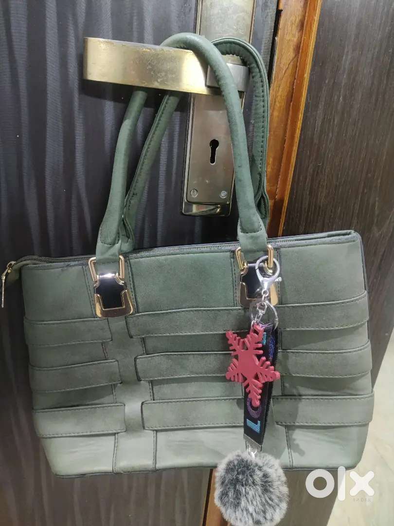 Green hand bag