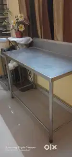 Stainless steel Table for Hotels & Restaurants