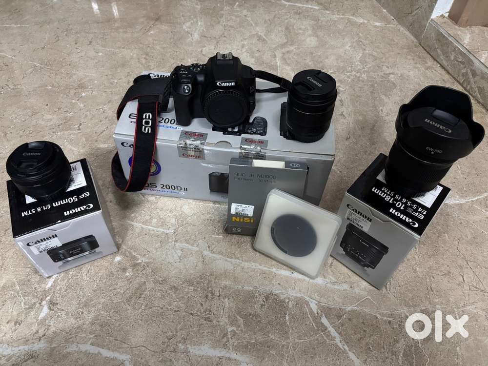 Canon DSLR 200DII with lens