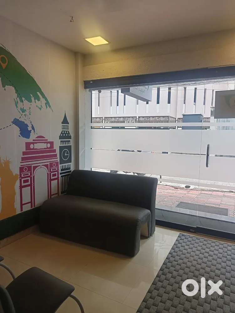 1000 Sq.ft ground floor show room/25 seat office, Ravi puram,EKM