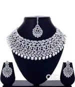Sterling rodium platted jewellery set with white austrian diamond