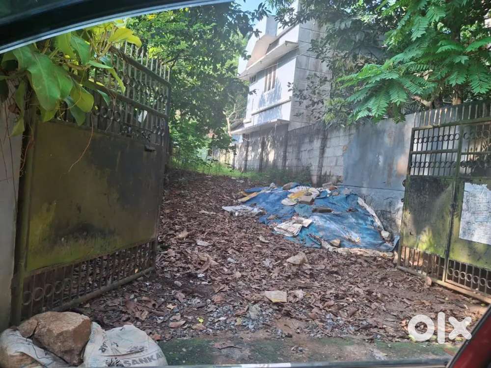 House plot  near Parrassala