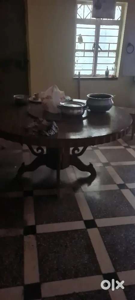 Dining tabul