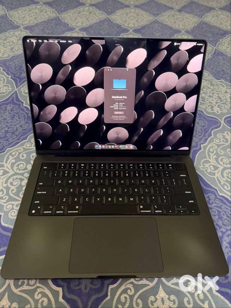 1Macbook Pro M4 Chip - 512GB , 16GB RAM - 1 Year Old