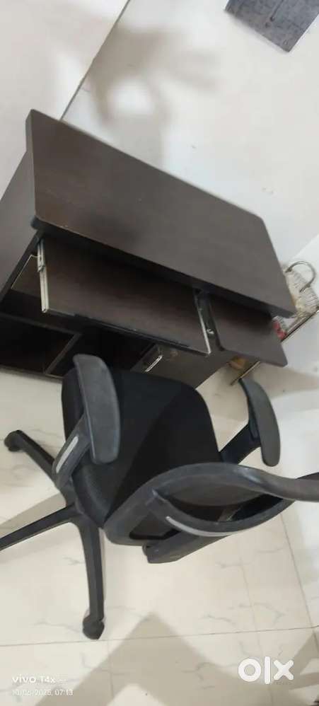 Computer table and chair