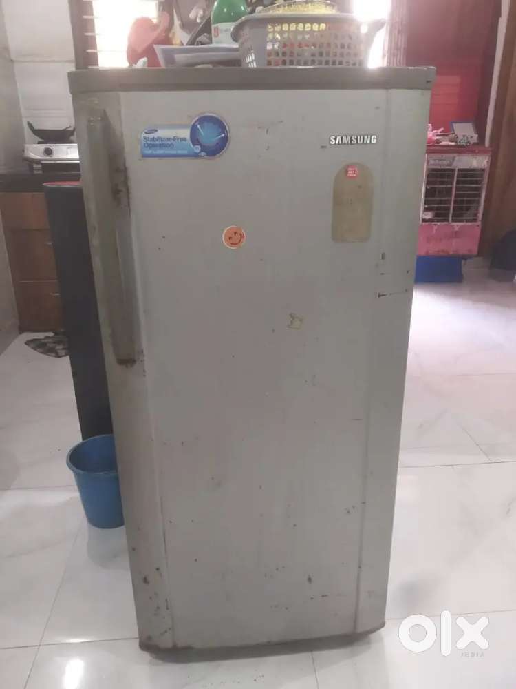 SAMSUNG REFRIGERATOR @3800 ONLY URGENT SALE