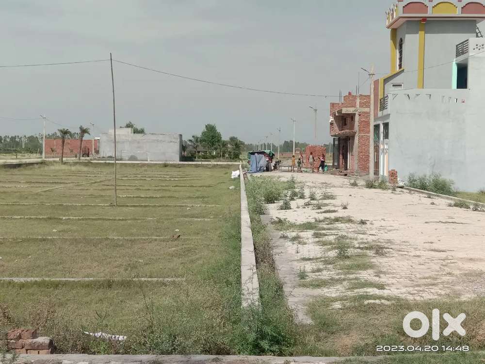 100 Yards plot in a gated township on national highway