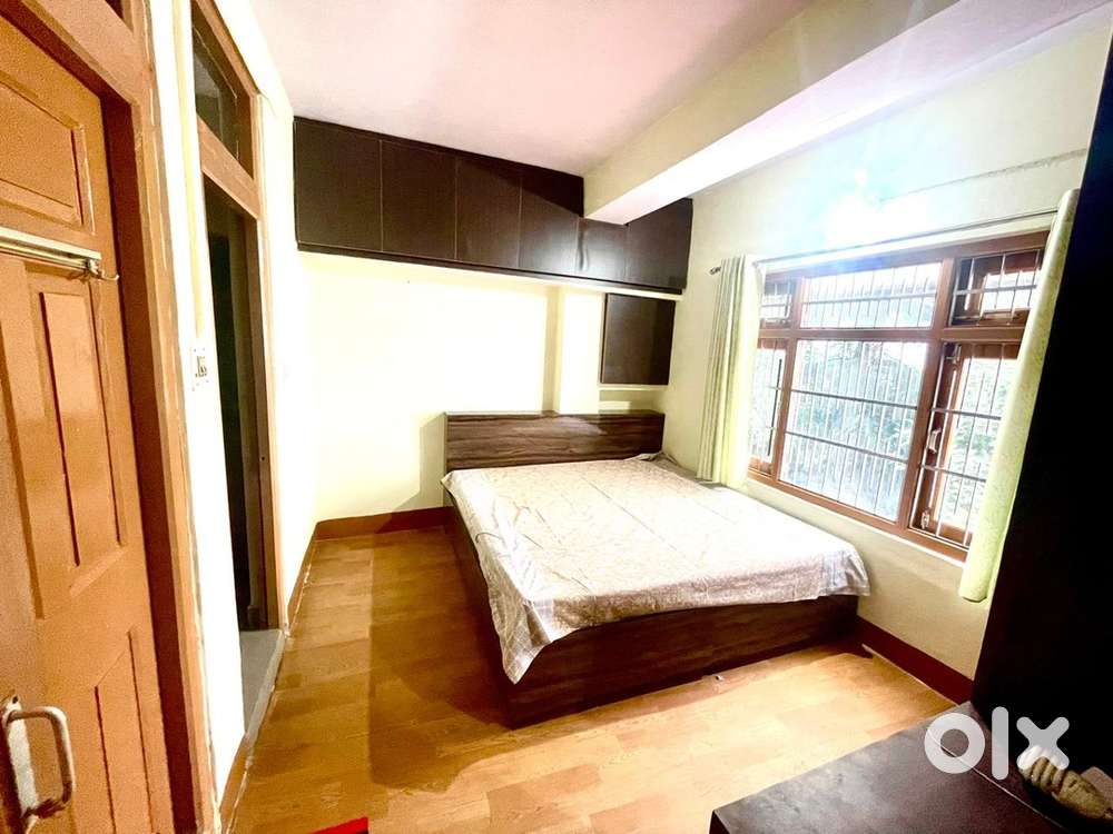 Khalini - 2 Room/ 1 BHK Sunny & Furnished Rooms.
