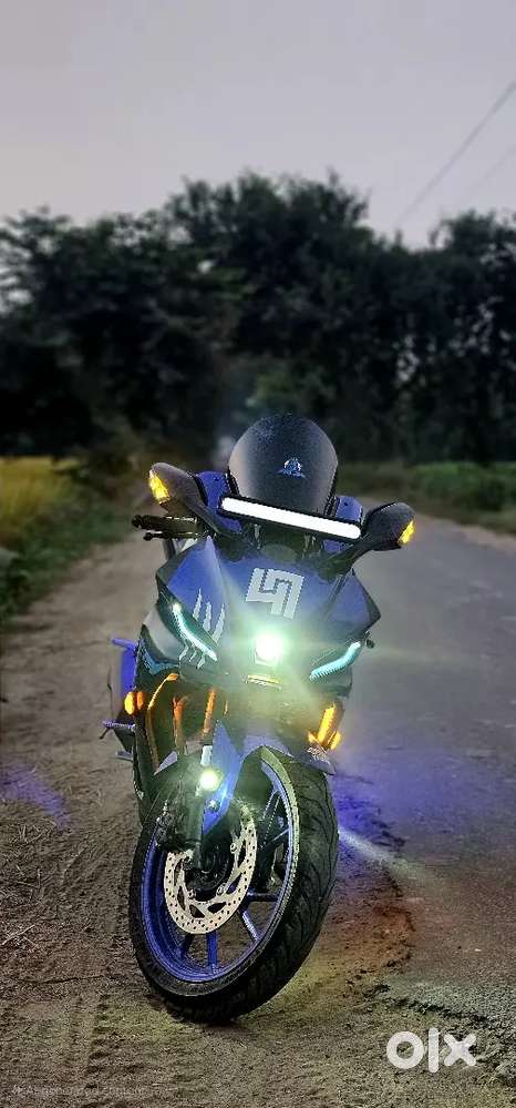 R15 V4 RACING BLUE MODIFIED