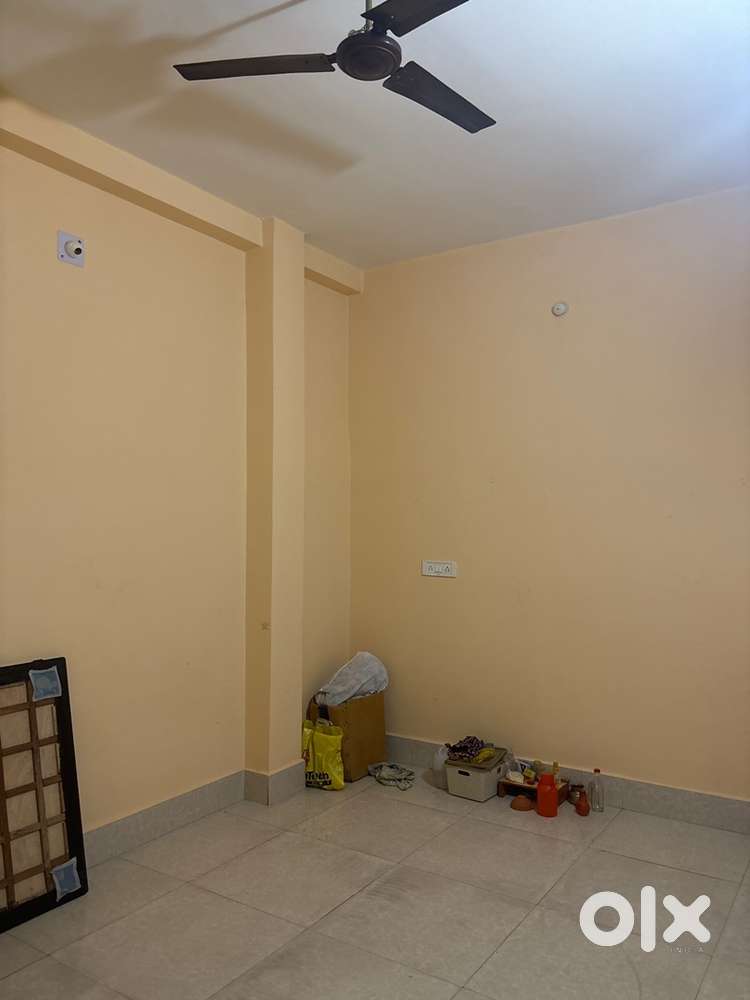 Need a genuine female flat mate