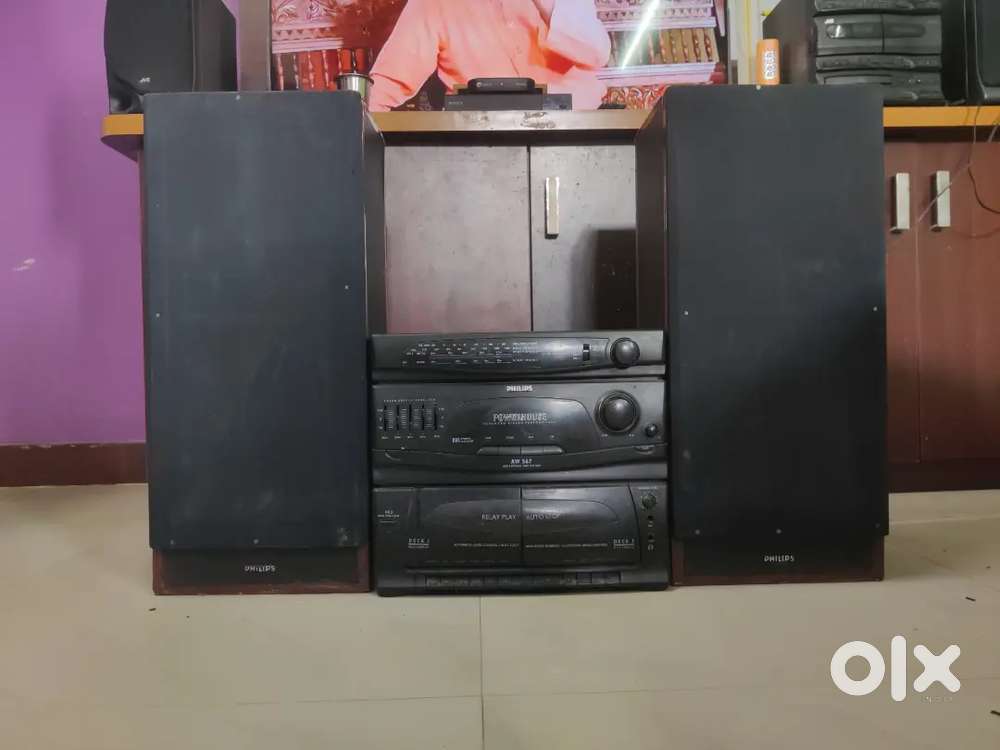 Vintage Philips Hifi music system with speakers, FM, AUX Good working