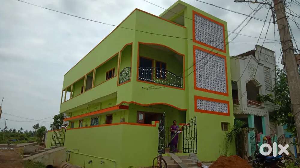 INDIVIDUAL HOUSE 2 FLOORS