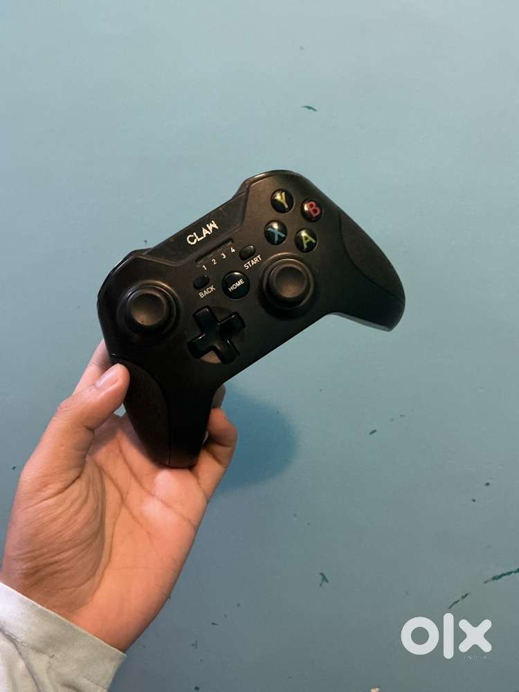 Controller by claw