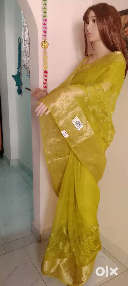 female dammy (mannequin)