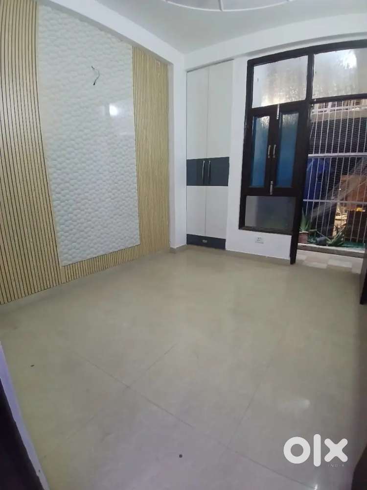 2bhk-22k semi furnished new flat Indirapuram Ghaziabad 1st floor