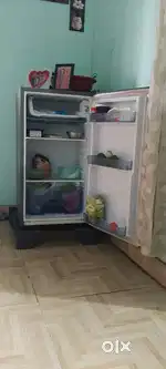 Mini fridge 100 Ltr Aise make Best for students & small family