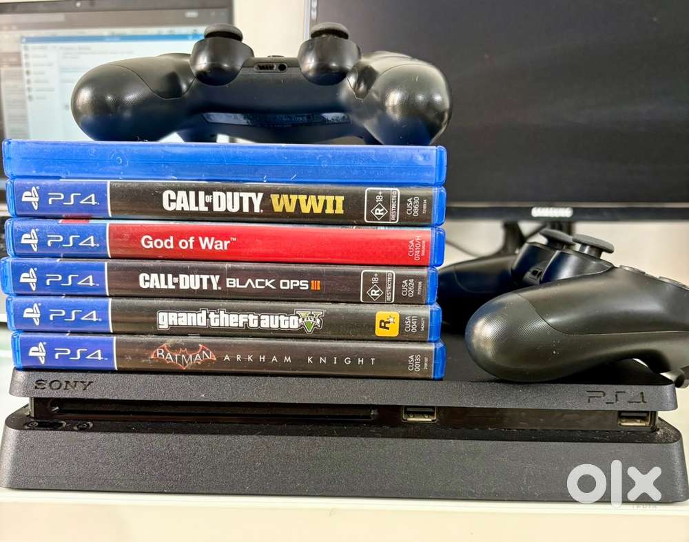 Ps 4 hardly use mint condition