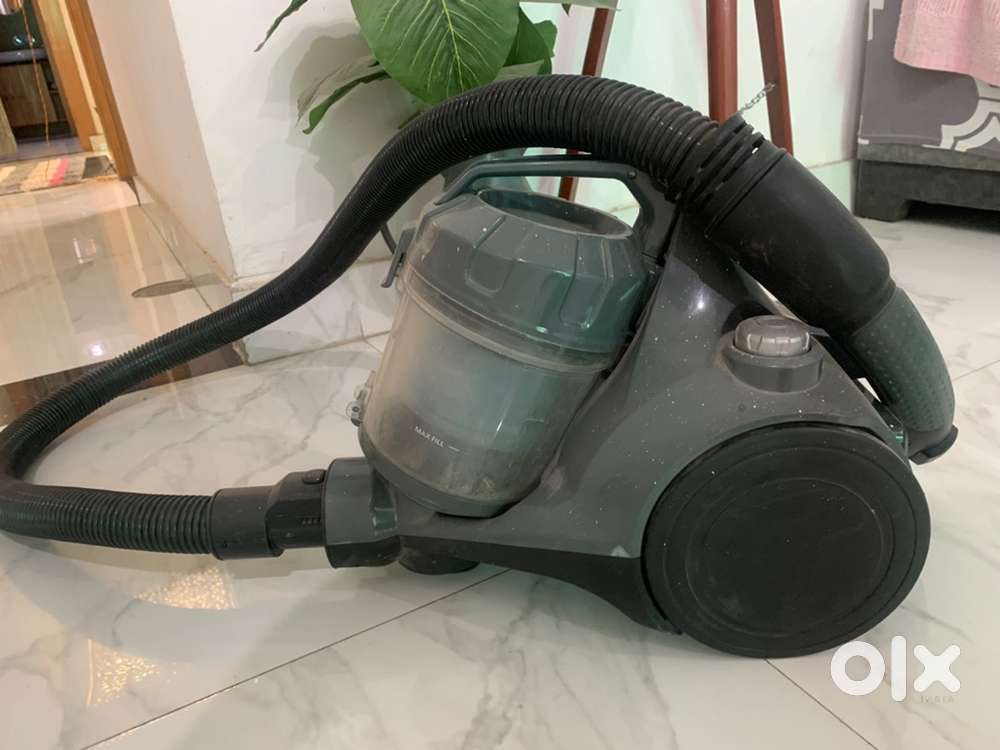 Amazon basics vacuum cleaner
