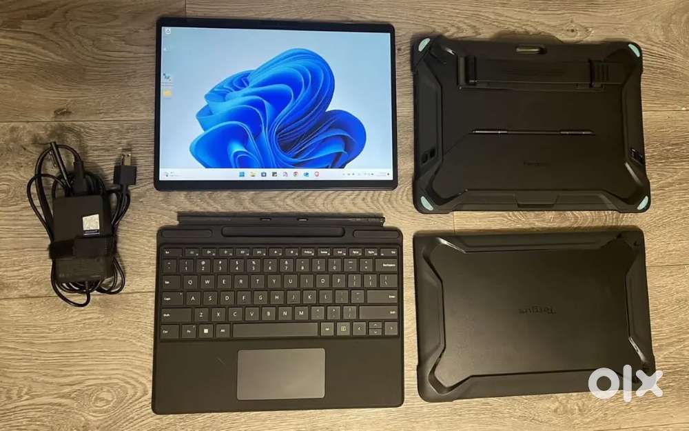 MICROSOFT SURFACE PRO 8 11th GEN INTEL CORE i7 PROCESSOR  16GB 256SSD