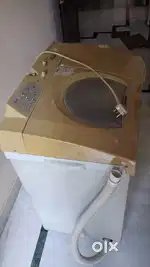 Semi automatic washing machine