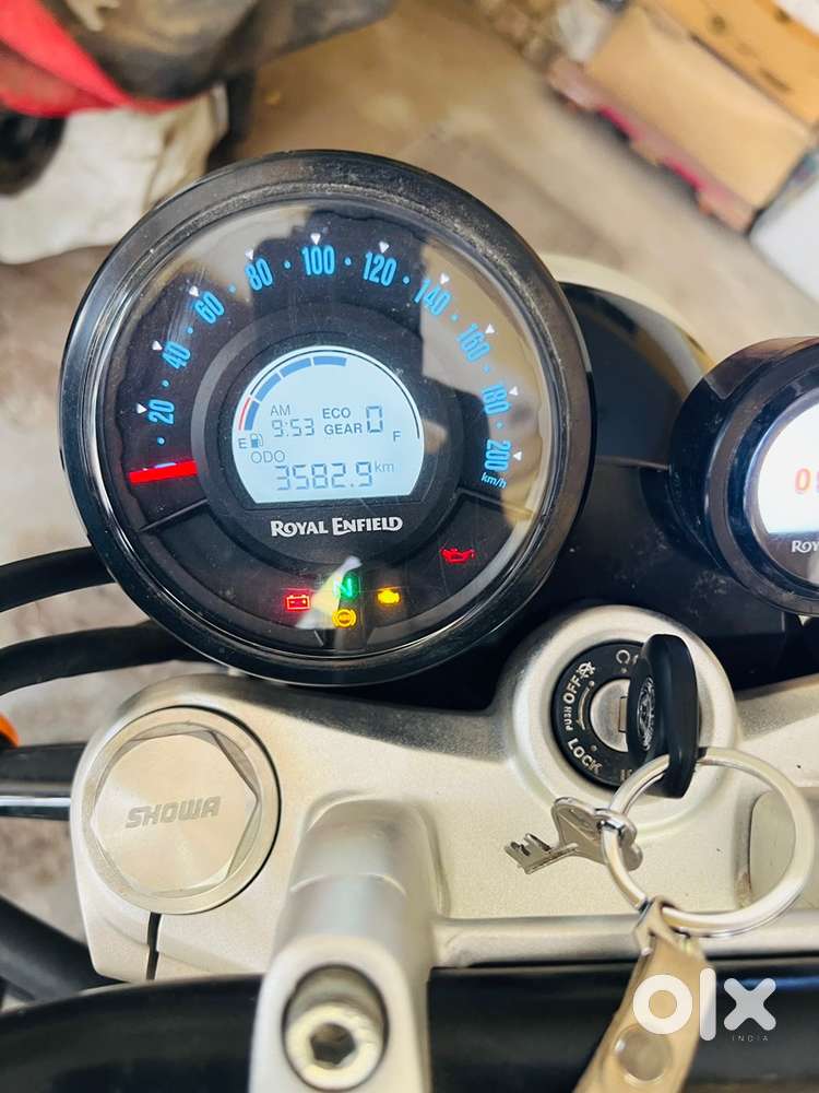 Royal enfield Super Meteor 650 Celestial Red TopEnd 4K odo, 2nd owner.