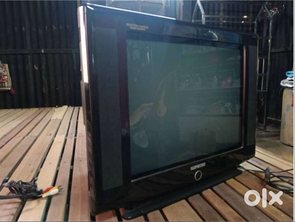 4 years old  23 inches tv with 17.6 inches display Supreme TV.