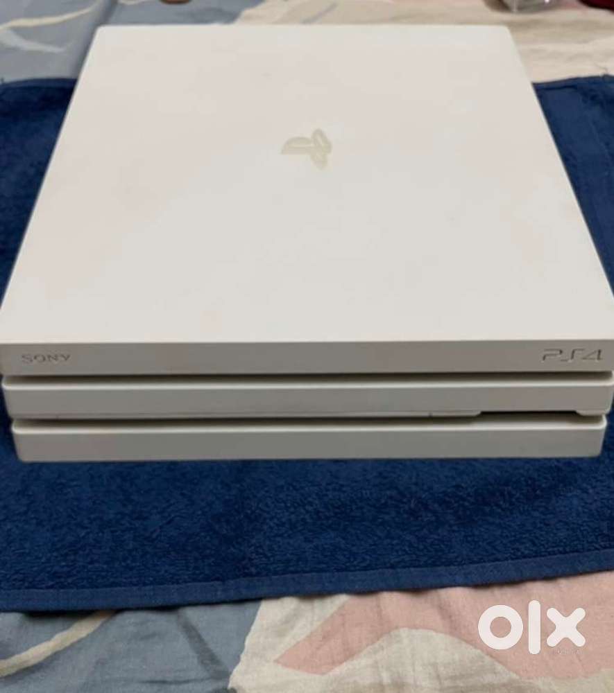 PS4 pro 4k 32999/-