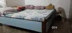 Double bed with box