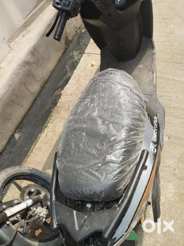Ev scooty brand new